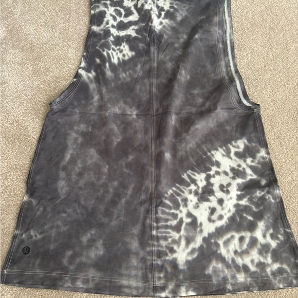 Lululemon All Yours Tank *Tie Dye
Marmoleado Tie Dye Graphite Grey size 2 NWOT - Picture 2 of 5